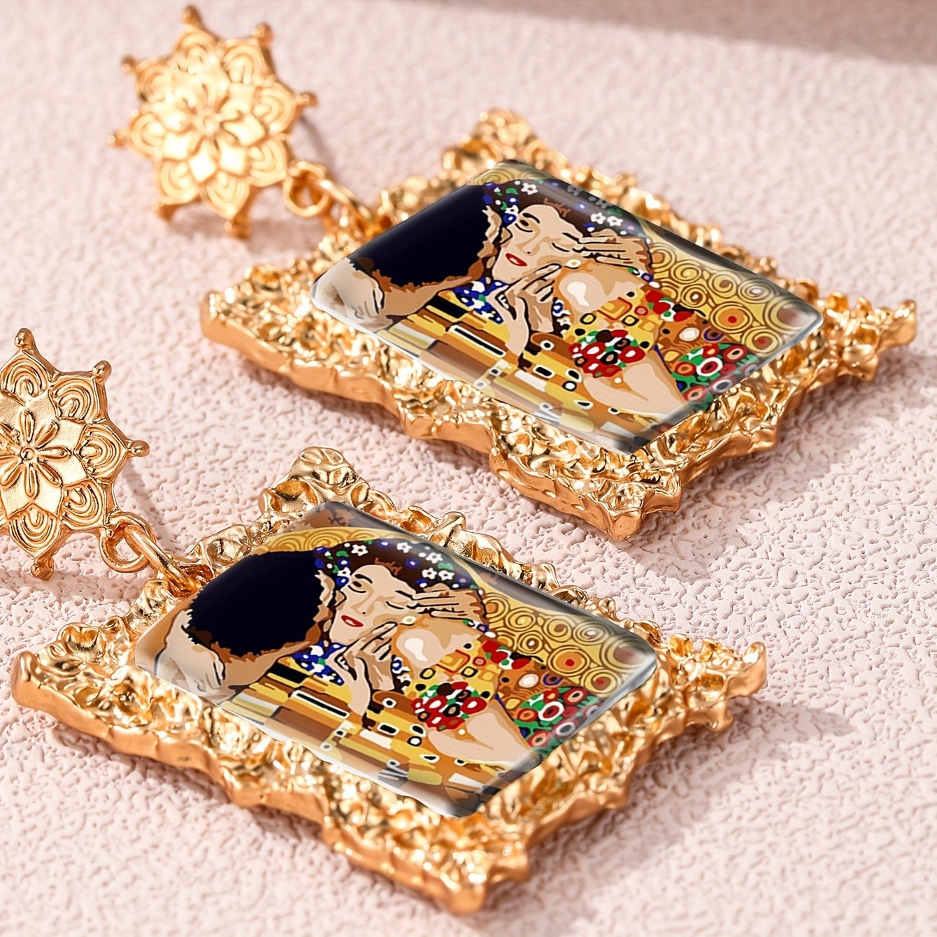World Famous Vintage Golden Drop Earrings Kiss Oil Painting Jewelry Elegant Luxury