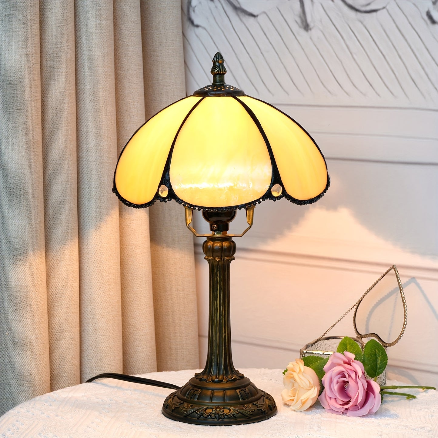 Luxury Art Flower Handcrafted Table lamp