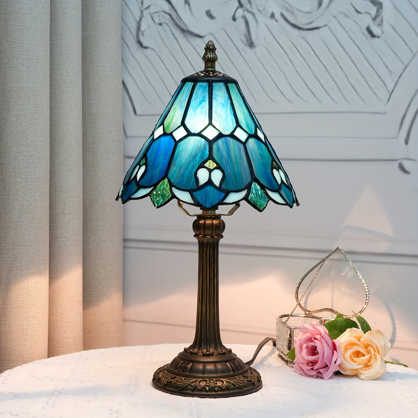 Luxury Art Flower Handcrafted Table lamp