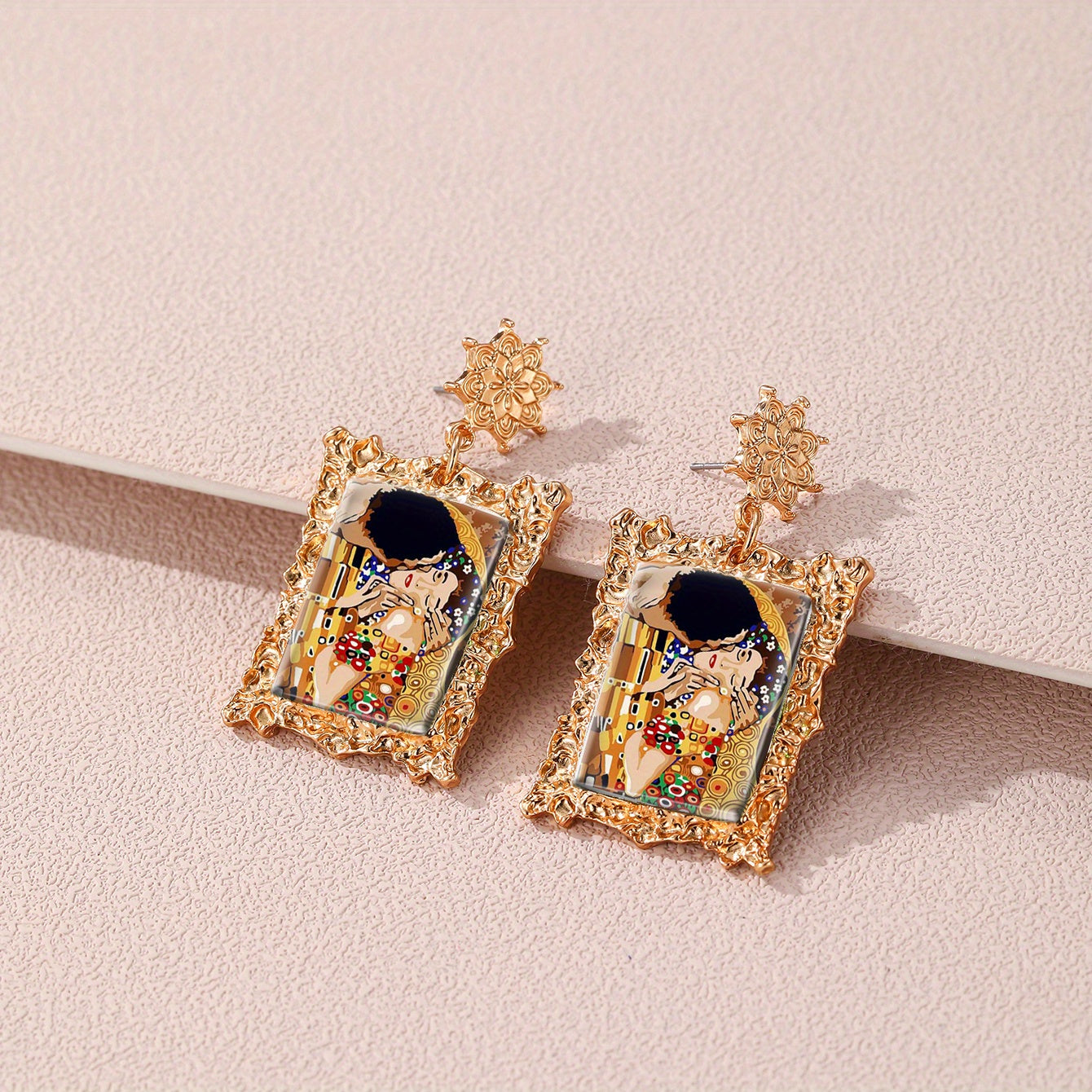 World Famous Vintage Golden Drop Earrings Kiss Oil Painting Jewelry Elegant Luxury